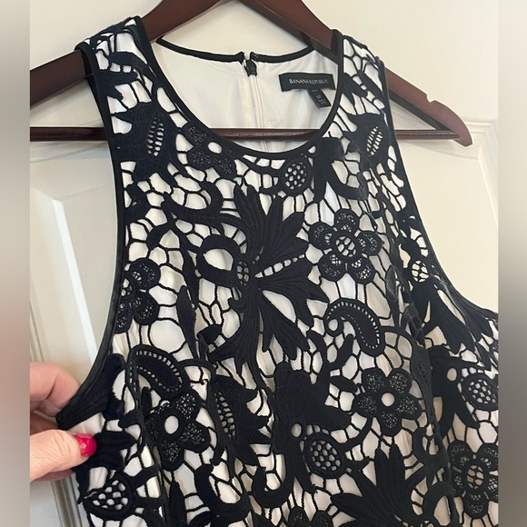 Banana Republic Black Embroidery Lined Dress Women’s Size 6 - Picture 7 of 12